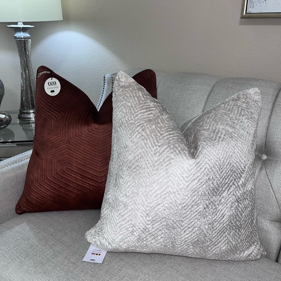 1-CALDEIRA CUT VELVET DESIGN DECORATIVE PILLOW (Read description for details) - Picture 4 of 17